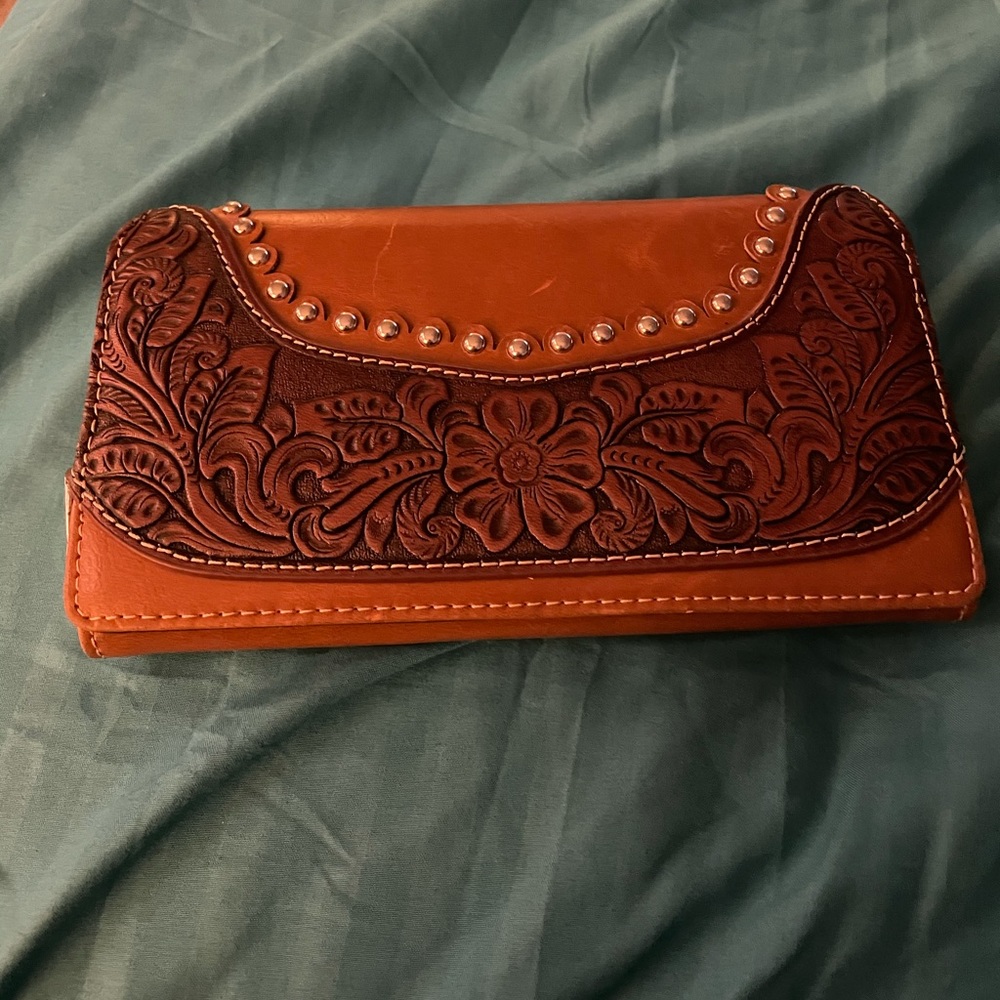 Montana Weat wallet